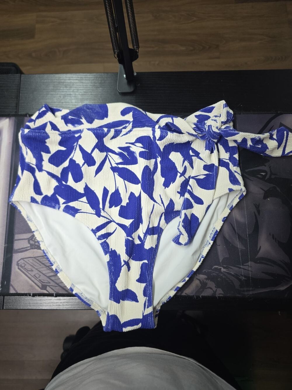 Change Of Scenery High Waisted Floral bikini Bottom Size L